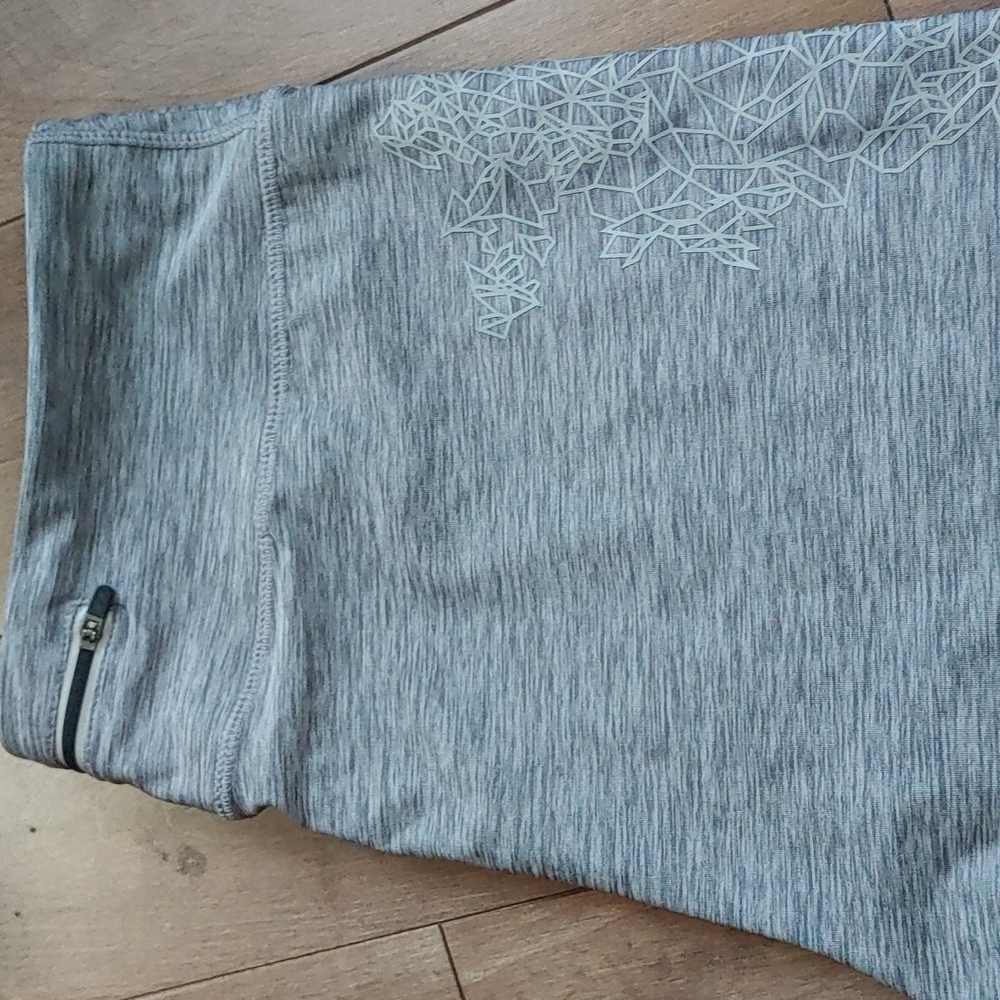 Like New Active‎ wear Leggings size XL gray